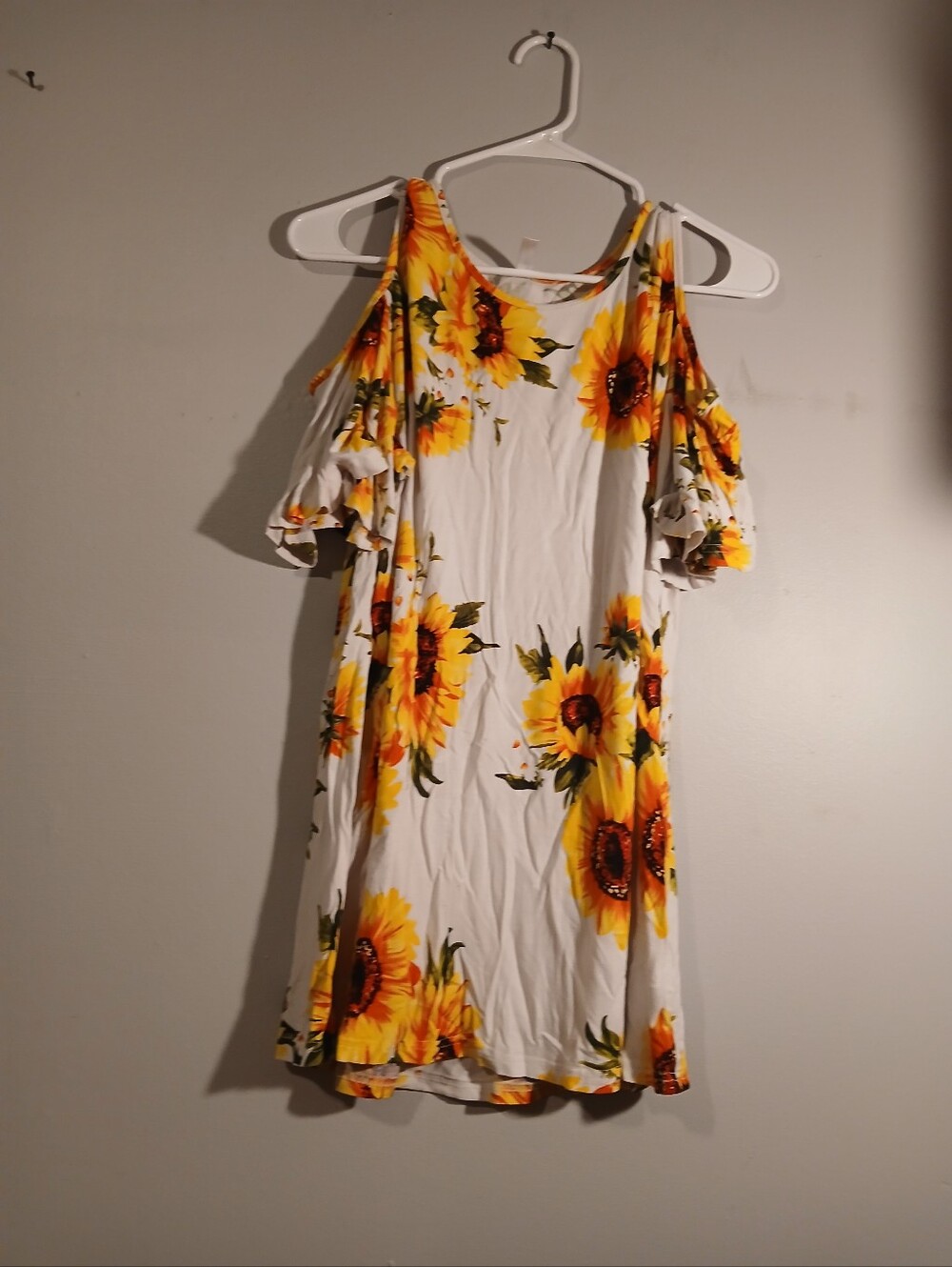 Poseshe Cold-Shoulder Womens  Sunflower Print Top. Size 2XL.